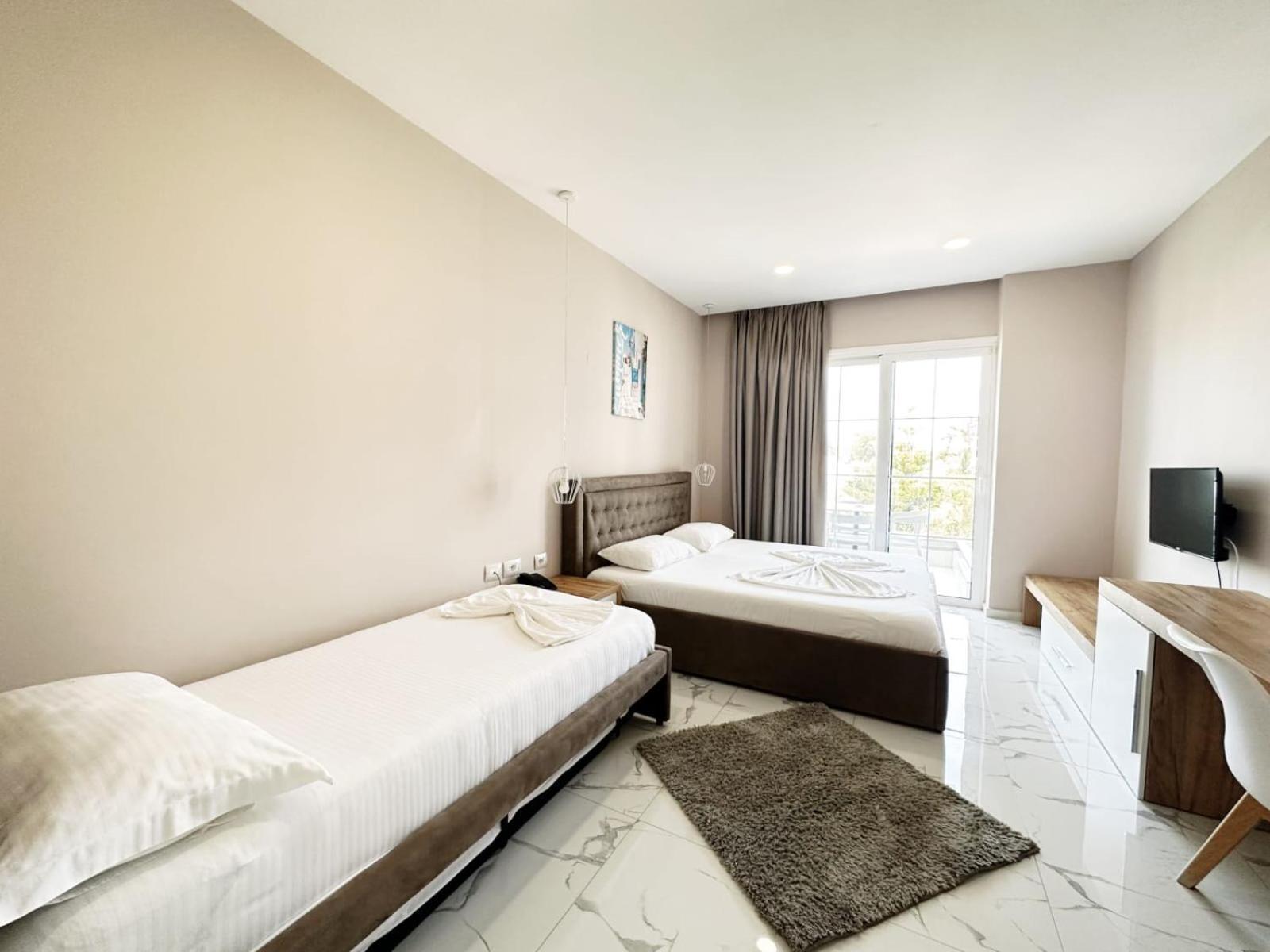 Hotel Ujvara Ksamil Buitenkant foto