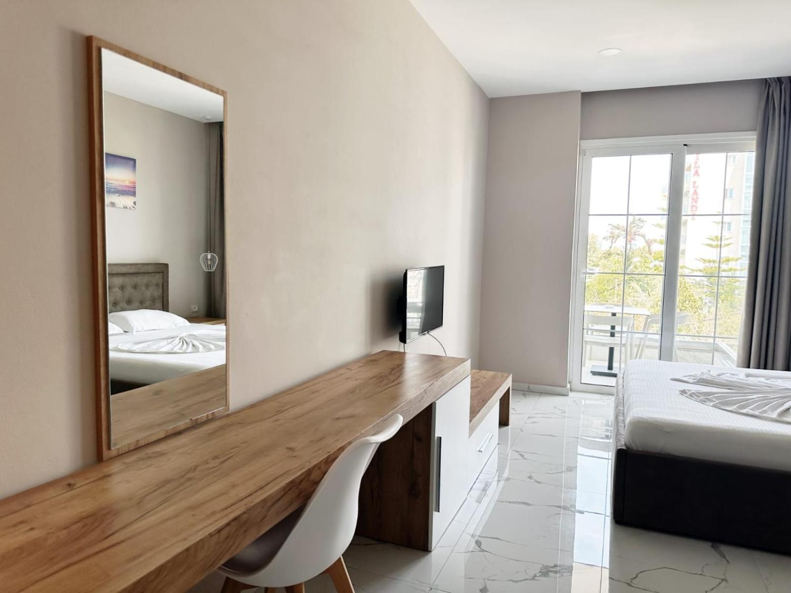 Hotel Ujvara Ksamil Buitenkant foto