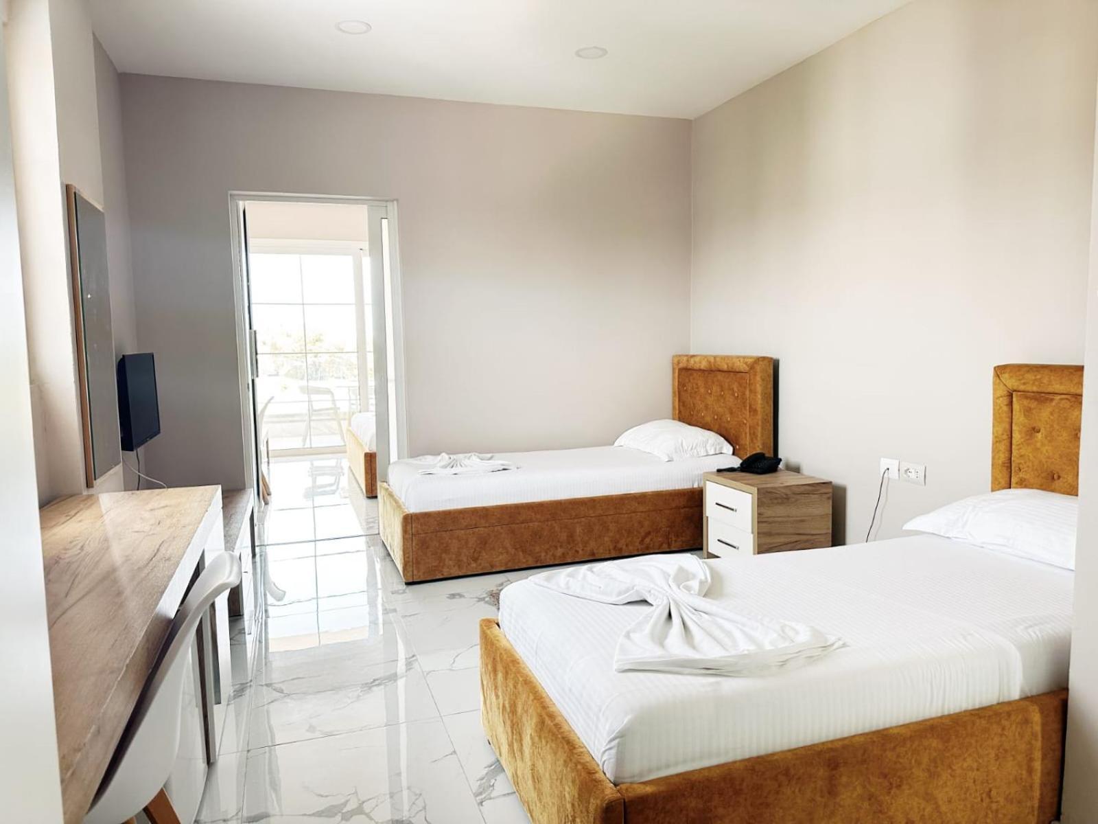 Hotel Ujvara Ksamil Buitenkant foto